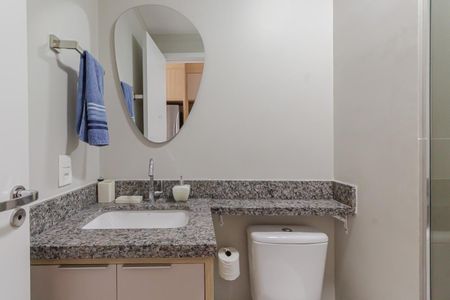 Banheiro de kitnet/studio para alugar com 1 quarto, 27m² em Vila Olímpia, São Paulo