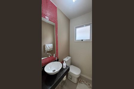 Casa à venda com 300m², 3 quartos e 6 vagasÁrea de Serviço - Banheiro