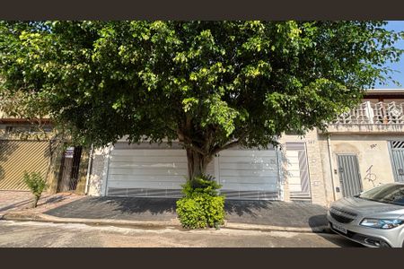 Casa à venda com 300m², 3 quartos e 6 vagasFachada