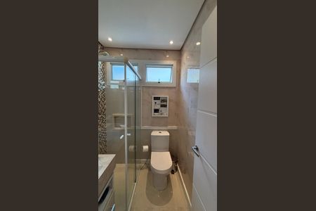 Casa à venda com 300m², 3 quartos e 6 vagasBanheiro da Suíte 2