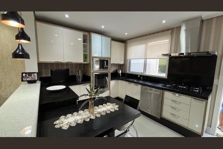 Casa à venda com 300m², 3 quartos e 6 vagasCozinha