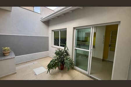 Casa à venda com 300m², 3 quartos e 6 vagasQuintal