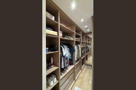 Casa à venda com 300m², 3 quartos e 6 vagasCloset da Suíte 1