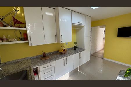 Casa à venda com 300m², 3 quartos e 6 vagasÁrea de Serviço