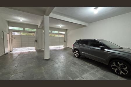 Casa à venda com 300m², 3 quartos e 6 vagasGaragem