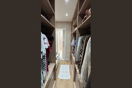 Casa à venda com 300m², 3 quartos e 6 vagasCloset da Suíte 1