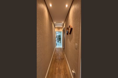 Casa à venda com 300m², 3 quartos e 6 vagasCorredor