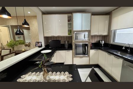 Casa à venda com 300m², 3 quartos e 6 vagasCozinha