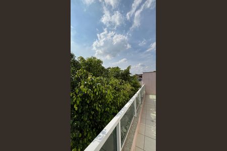 Casa à venda com 300m², 3 quartos e 6 vagasSala - Varanda