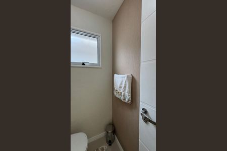 Casa à venda com 300m², 3 quartos e 6 vagasÁrea de Serviço - Banheiro