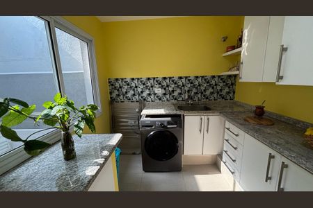 Casa à venda com 300m², 3 quartos e 6 vagasÁrea de Serviço