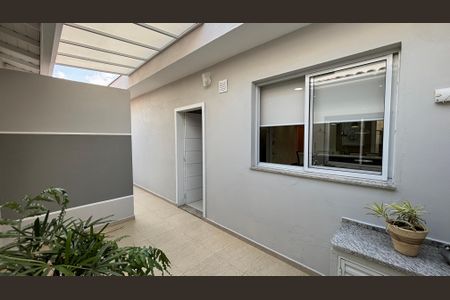 Casa à venda com 300m², 3 quartos e 6 vagasQuintal