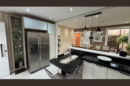 Casa à venda com 300m², 3 quartos e 6 vagasCozinha