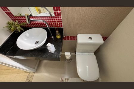 Casa à venda com 300m², 3 quartos e 6 vagasÁrea de Serviço - Banheiro