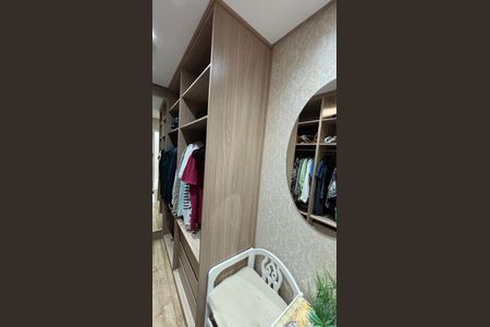 Casa à venda com 300m², 3 quartos e 6 vagasCloset da Suíte 1