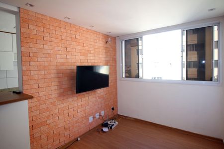 Sala de apartamento à venda com 2 quartos, 50m² em Colégio Rj, Rio de Janeiro