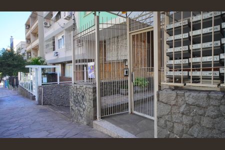 Studio para alugar com 28m², 1 quarto e sem vaga Studio para alugar com 28m², 1 quarto e sem vagaFachada e placa