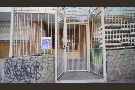 Studio para alugar com 28m², 1 quarto e sem vaga Studio para alugar com 28m², 1 quarto e sem vagaPlaca no imóvel