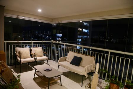 Apartamento à venda com 65m², 2 quartos e 1 vagaVaranda