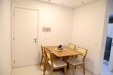 Sala de apartamento à venda com 2 quartos, 65m² em Santo Amaro, São Paulo