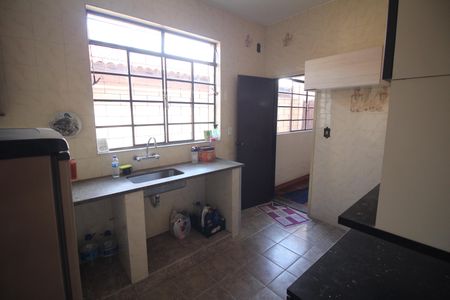 Casa à venda com 320m², 5 quartos e 3 vagasCozinha 1