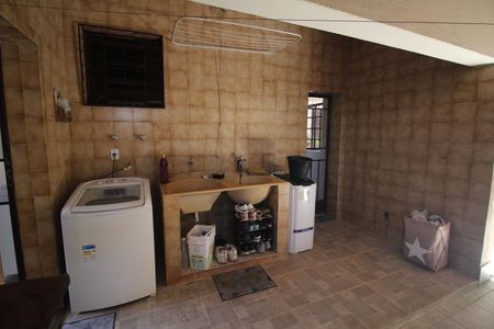 Casa à venda com 320m², 5 quartos e 3 vagasÁrea de Serviço