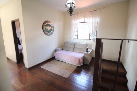 Casa à venda com 320m², 5 quartos e 3 vagasSala 2