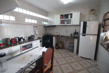 Casa para alugar com 320m², 5 quartos e 3 vagasCozinha 2