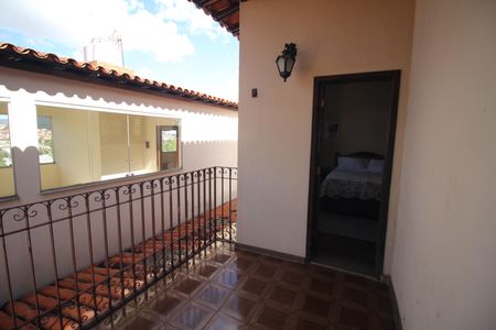 Casa para alugar com 320m², 5 quartos e 3 vagasVaranda quarto 4