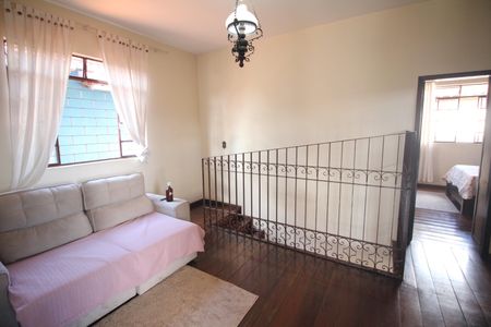 Casa à venda com 320m², 5 quartos e 3 vagasSala 2