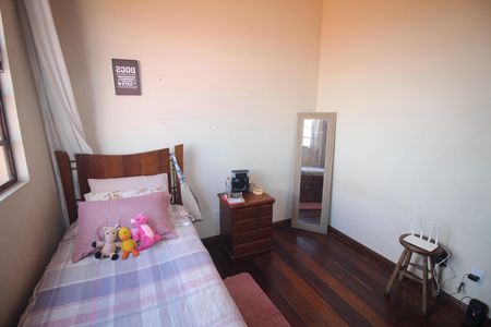 Casa à venda com 320m², 5 quartos e 3 vagasQuarto 1