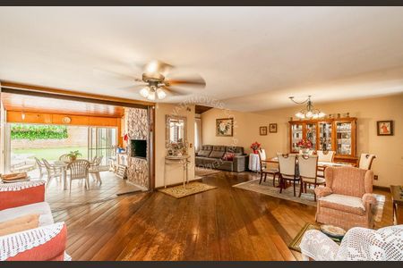 Casa para alugar com 317m², 4 quartos e 4 vagasSala