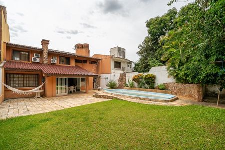 Casa para alugar com 317m², 4 quartos e 4 vagasPiscina