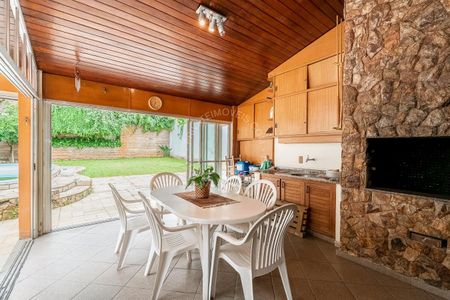 Casa para alugar com 317m², 4 quartos e 4 vagasÁrea gourmet