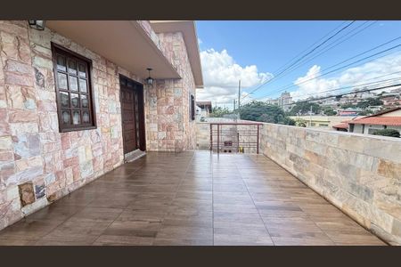 Casa à venda com 250m², 3 quartos e 1 vaga