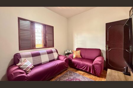 Casa à venda com 250m², 3 quartos e 1 vaga