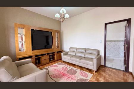 Casa à venda com 250m², 3 quartos e 1 vaga