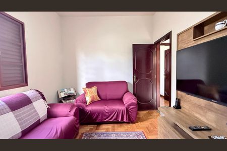 Casa à venda com 250m², 3 quartos e 1 vaga