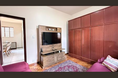 Casa à venda com 250m², 3 quartos e 1 vaga