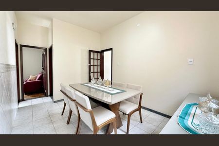 Casa à venda com 250m², 3 quartos e 1 vaga