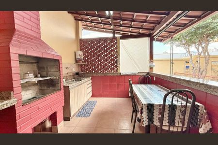 Casa à venda com 250m², 3 quartos e 1 vaga