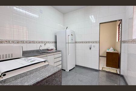 Casa à venda com 250m², 3 quartos e 1 vaga