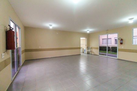 Apartamento para alugar com 42m², 2 quartos e 1 vaga Apartamento para alugar com 42m², 2 quartos e 1 vagaÁrea comum - Salão de festas