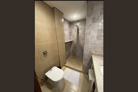 Banheiro de casa para alugar com 2 quartos, 70m² em Botafogo, Rio de Janeiro