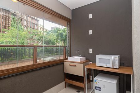 Studio para alugar com 28m², 1 quarto e sem vaga Studio para alugar com 28m², 1 quarto e sem vagaVaranda e Cozinha