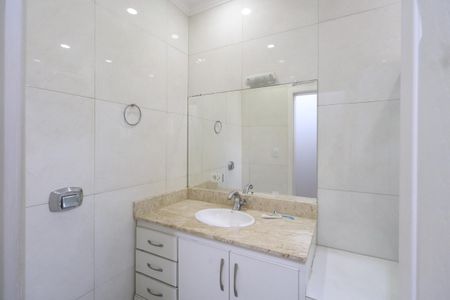 Casa à venda com 144m², 3 quartos e 2 vagasBanheiro da Suíte 1