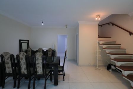 Casa à venda com 144m², 3 quartos e 2 vagasSala