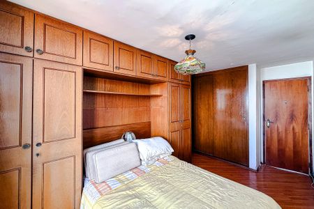 Apartamento à venda com 71m², 2 quartos e 1 vagaQuarto 2