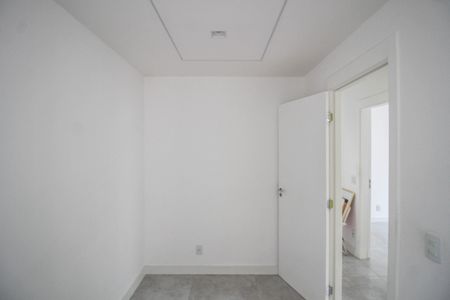 Quarto 3 de apartamento para alugar com 3 quartos, 58m² em Jardim Alvorada, Nova Iguaçu
