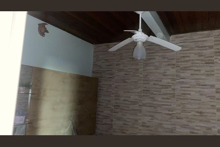 Sala de casa à venda com 3 quartos, 130m² em Restinga, Porto Alegre